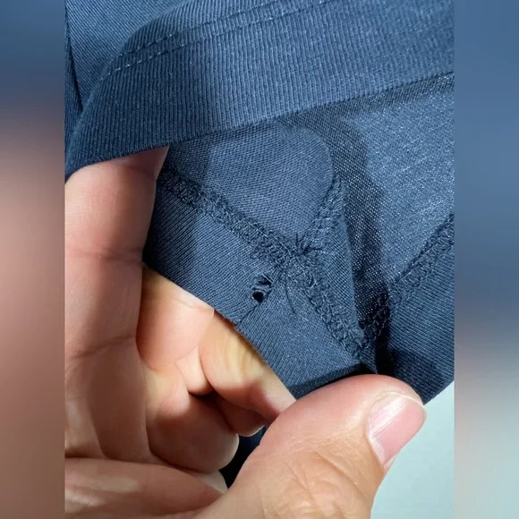 NEW J Crew Christmas T-Shirt Sz Medium Navy Golden Retriever Antlers Graphic Tee - Picture 6 of 12